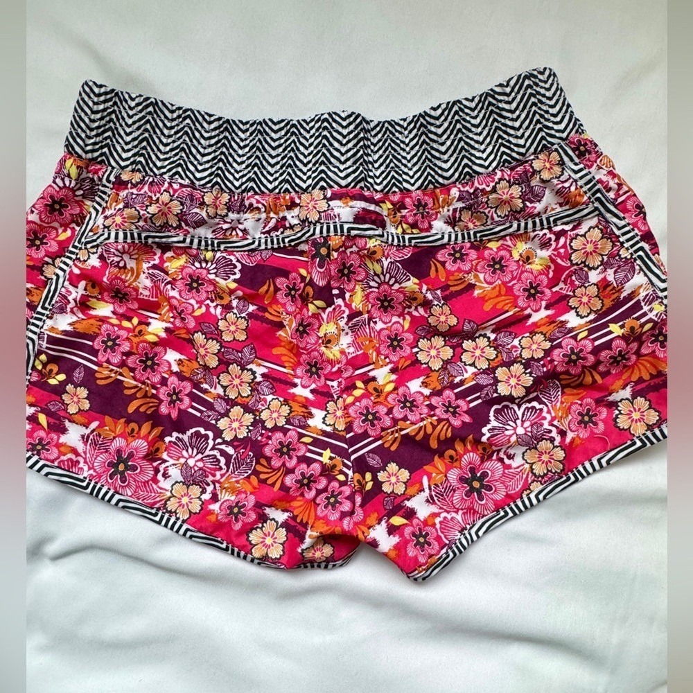 Lanai Beach Shorts or Board Shorts Floral Size 8 - Picture 2 of 9
